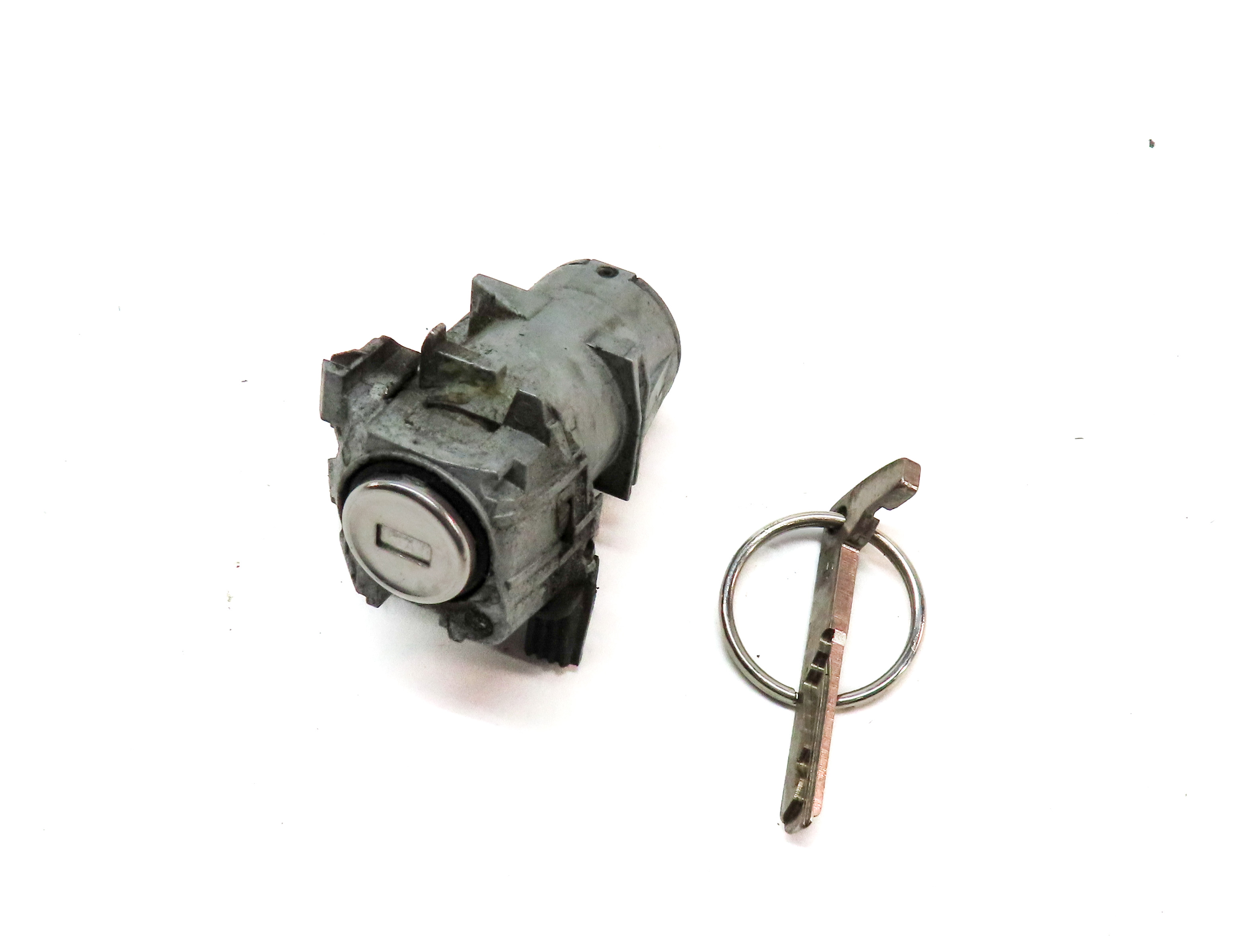 2015 MERCEDES GL550 (X166) FRONT LEFT DRIVER DOOR HANDLE LOCK CYLINDER w/KEY — exact item pictured